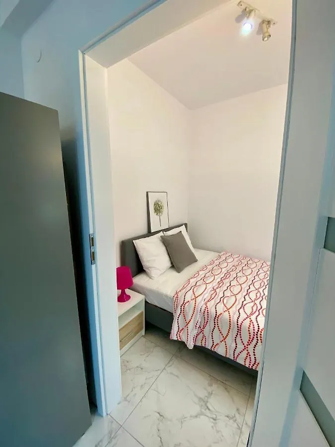 Apartment Center Warsaw - Apartmenty Jana Pawla II