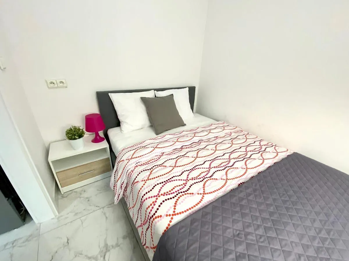 Center Warsaw - Apartmenty Jana Pawla II 0*,  Polen