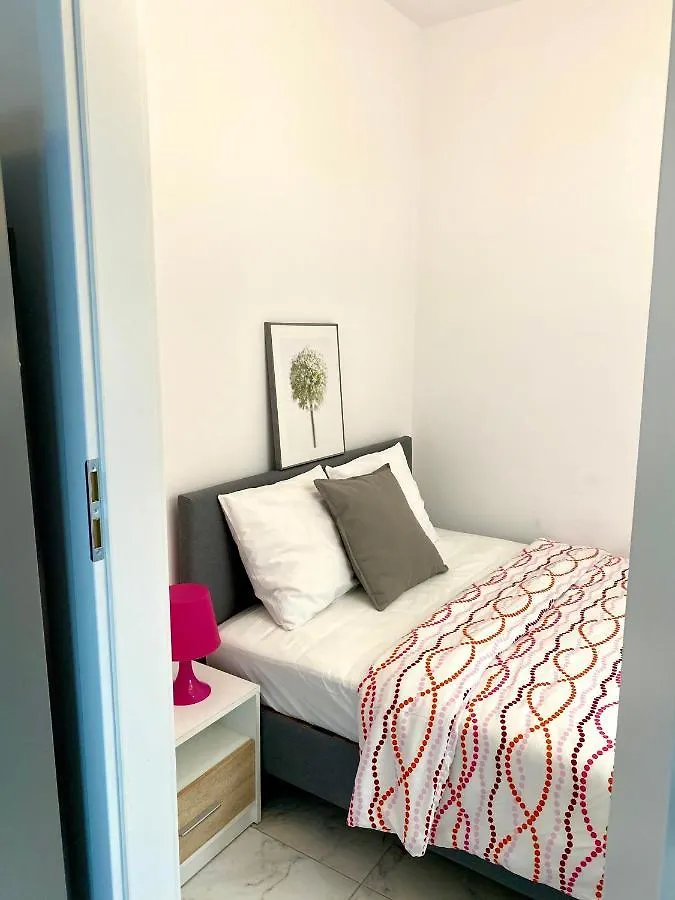 Center Warsaw - Apartmenty Jana Pawla II Polen